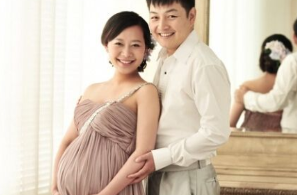 香港验血黑中介骗,实属罕见！34岁女子辛苦备孕二胎几年，结果怀上“异地双胞