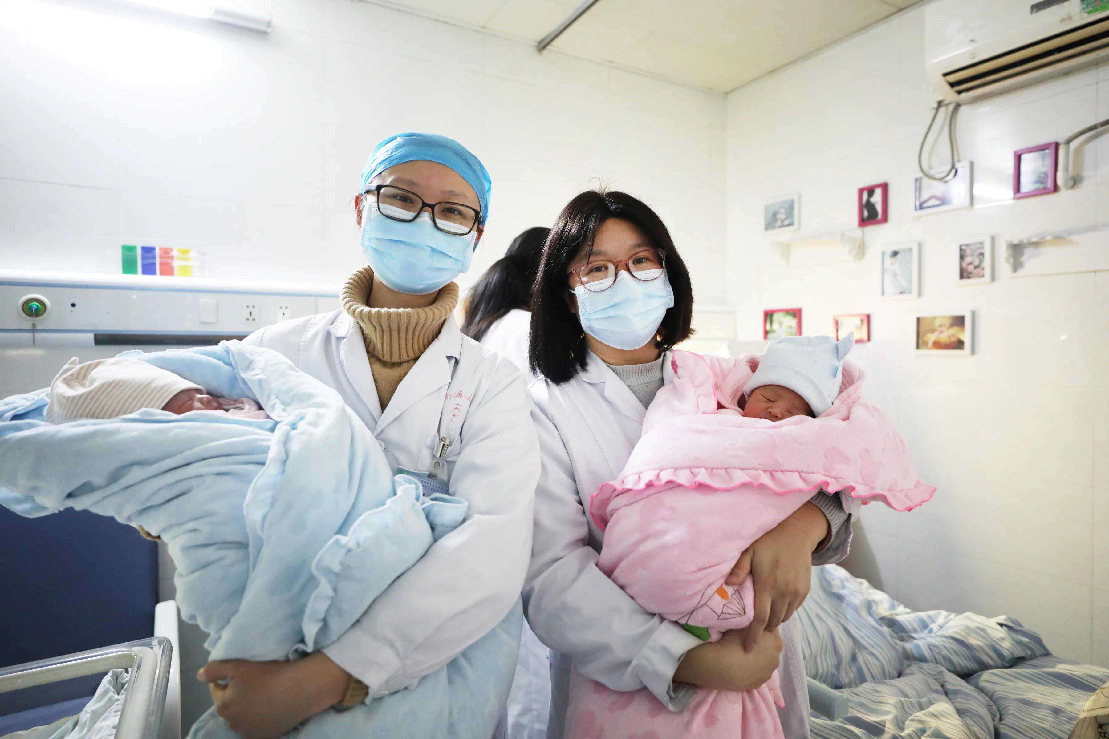怀孕多久香港验血费用多少,多年难孕难育夫妻进行辅助生殖助孕